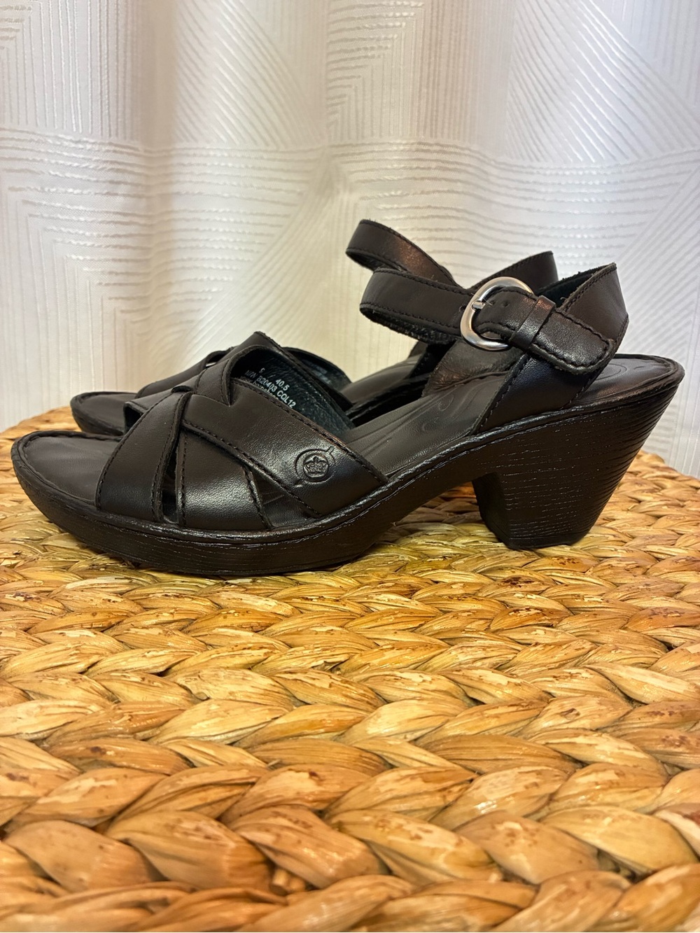 Born Black Leather Strappy Block Heel Sandals Women’s Sz 9
